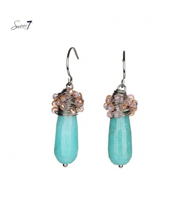 Mint groene oorhangers met zilverkleurige draad en kralen