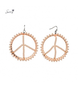 Zalm roze kralen oorhangers met een paece teken in de hanger