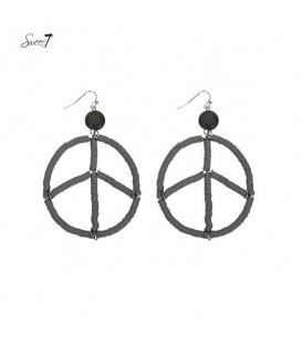 Grijze oorhangers met een peace teken en platte kralen