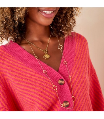 Zilverkleurige lange halsketting met klaver details