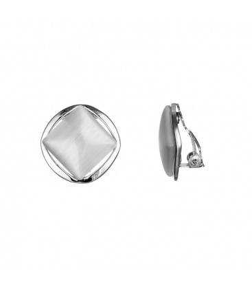Licht grijze oorclips met een zilverkleurige rand