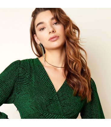 Roze oorhangers met strengen en stras steentjes