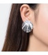 Betoverende zilverkleurige oorclips met golvend patroon | Belle Miss 