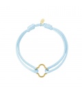 Licht blauwe stoffen armband met een bedel als klaver vier