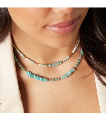 Unieke turquoise halsketting met goudkleurige element en hematiet kralen van Yehwang