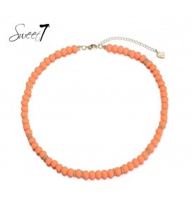Sweet 7 - Oranje korte kralen halsketting met goudkleurige elementen