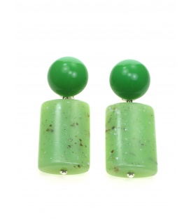 Groen gekleurde oorclips met een fel groen oorstukje