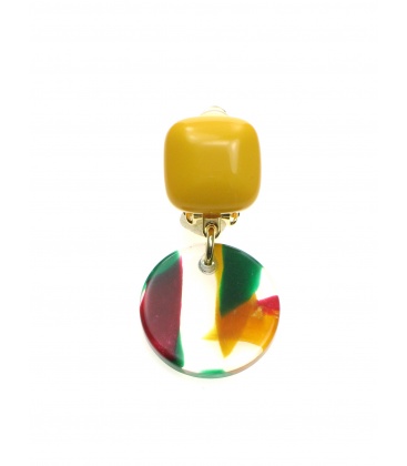 Gekleurde oorclips met een geel vierkant oorstukje