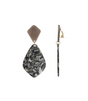 Grijs bedrukte oorclips met een effen oorstukje in ruitvorm