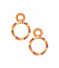 Goudkleurige oorhangers met oranje gekleurde glas kraaltjes