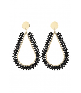 Zwarte glas kralen oorhangers met een goudkleurig oorstukje