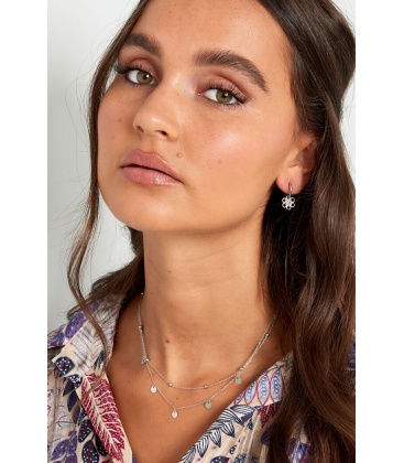 Zilverkleurige dubbele halsketting met hangende cirkels en bolletjes