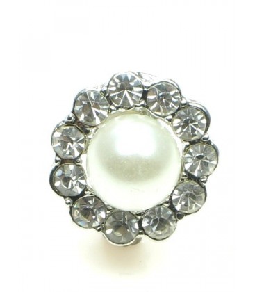 Mooie oorclips met heldere strass steentjes en witte parel