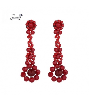 Rode lange oorhangers met glas kralen