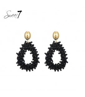 Zwarte glas kralen oorhangers met een goudkleurig oor stukje