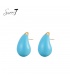 Blauwe oorhangers met een goudkleurig accent