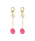 Goudkleurige oorhangers met een hartje en een fuchsia roze smiley