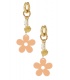 Goudkleurige oorhangers met een beige bloem en bedels