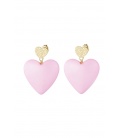 Roze harte oorhangers met een goudkleurig hartje als oor stukje
