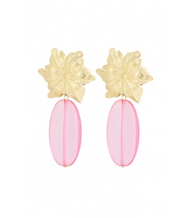 Roze oorhangers met een goudkleurige bloem