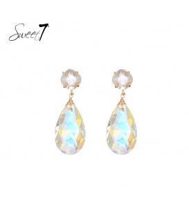 Witte oorhangers met glas kralen 