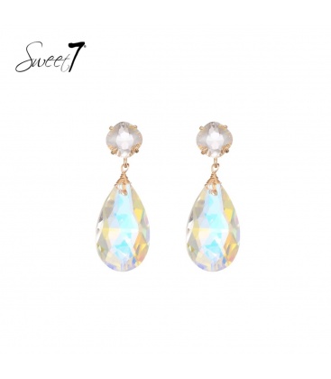 Witte oorhangers met glas kralen 