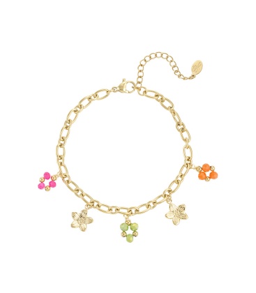 Goudkleurige armband met bloemen bedels en gekleurde kralen