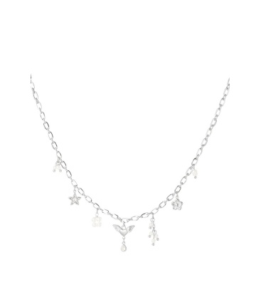 Zilverkleurige halsketting met diverse hangertjes