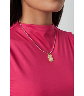 Gekleurde kralen halsketting en hanger