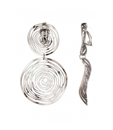 Oorclips zilverkleurig met een wervel patroon