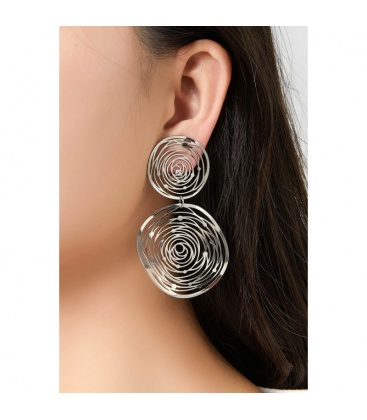 Oorclips goudkleurig met een wervel motief