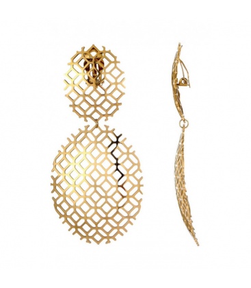 Oorclips goudkleurig met een ruit motief