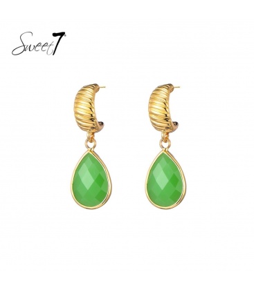 Groene oorhangers met een gestreept oor stukje