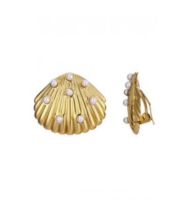 Goudkleurige oorclips met kleine witte pareltjes