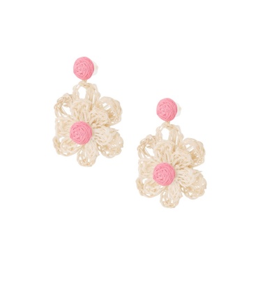 Roze bloemen oorhangers van raffia