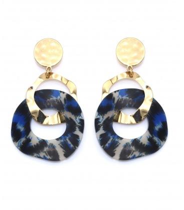 Goudkleurige oorclips met een hanger als print motief