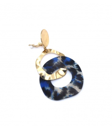 Goudkleurige oorclips met een hanger als print motief