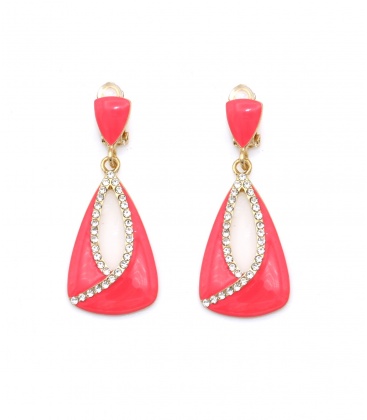 Oorclips roze met een heldere stras rand in het midden van de hanger