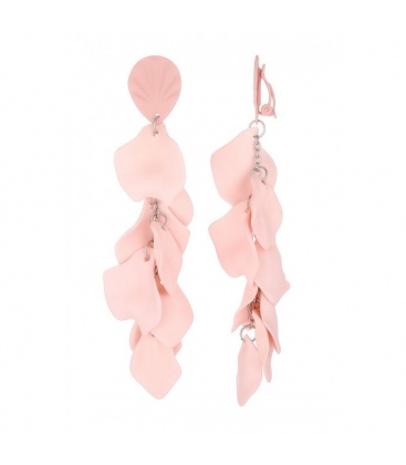 Roze oorclips met een streep design in het oor stukje en hangertjes