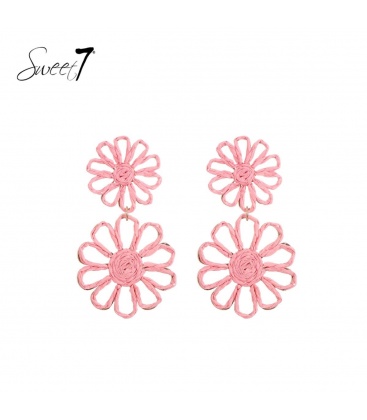 Roze bloemen oorhangers van raffia