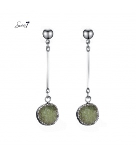 Zilverkleurige oorhangers met een groen agaat steentje