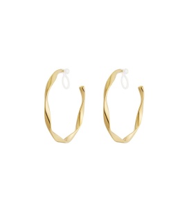 Goudkleurige oorclips met een gedraaide ring en een kunststof clipje