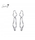 Zilverkleurige oorhangers met een modern design en open structuur