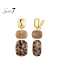Oorclips bruin met panterprint en goudkleurige details
