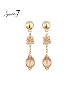 Camel kleurige oorhangers met glas kralen 