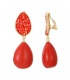 Oorclips met een rode druppel hanger en steentjes detail