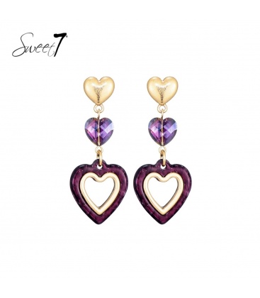 Paarse oorhangers met 3 harten harten en een goudkleurig detail
