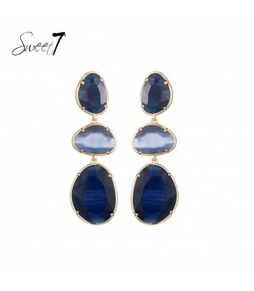 Blauwe oorhangers met cat eye stenen en goudkleurige omlijsting