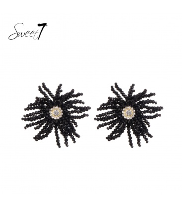 Zwarte oorhangers met strass steentjes en kralen 