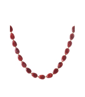 Halsketting met bordeauxrode kralen en gouden details